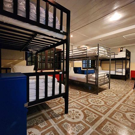 Club One Seven Gaymen Chiang Mai Otel Dış mekan fotoğraf