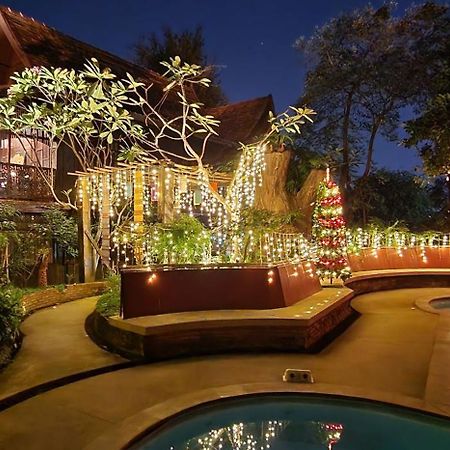 Club One Seven Gaymen Chiang Mai Otel Dış mekan fotoğraf