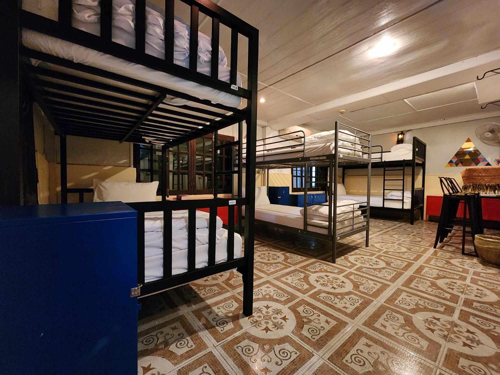 Club One Seven Gaymen Chiang Mai Otel Dış mekan fotoğraf