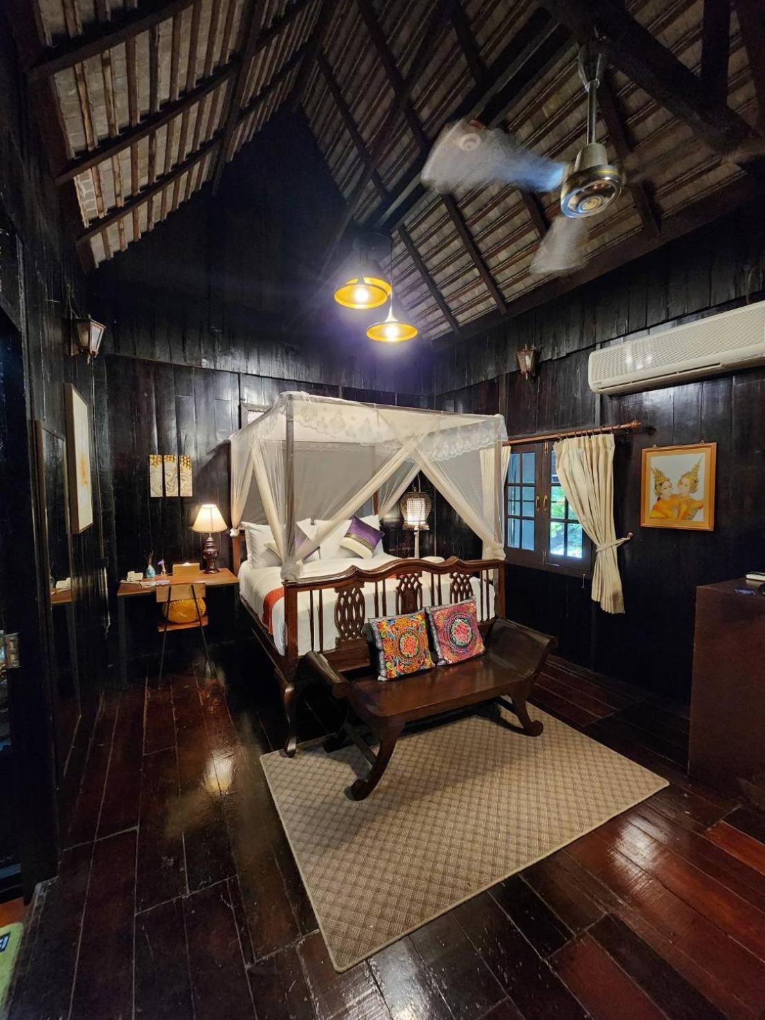 Club One Seven Gaymen Chiang Mai Otel Dış mekan fotoğraf