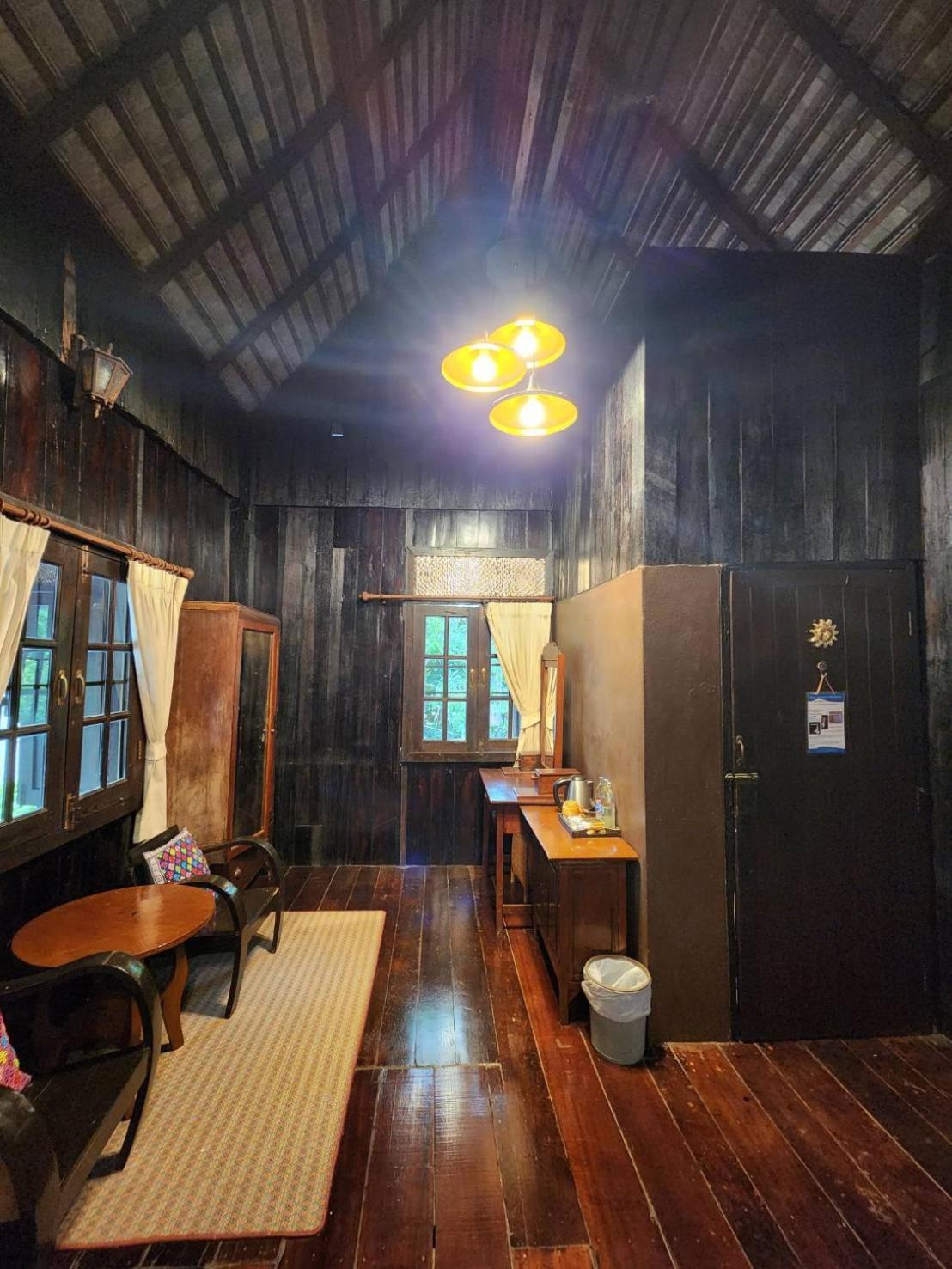 Club One Seven Gaymen Chiang Mai Otel Dış mekan fotoğraf