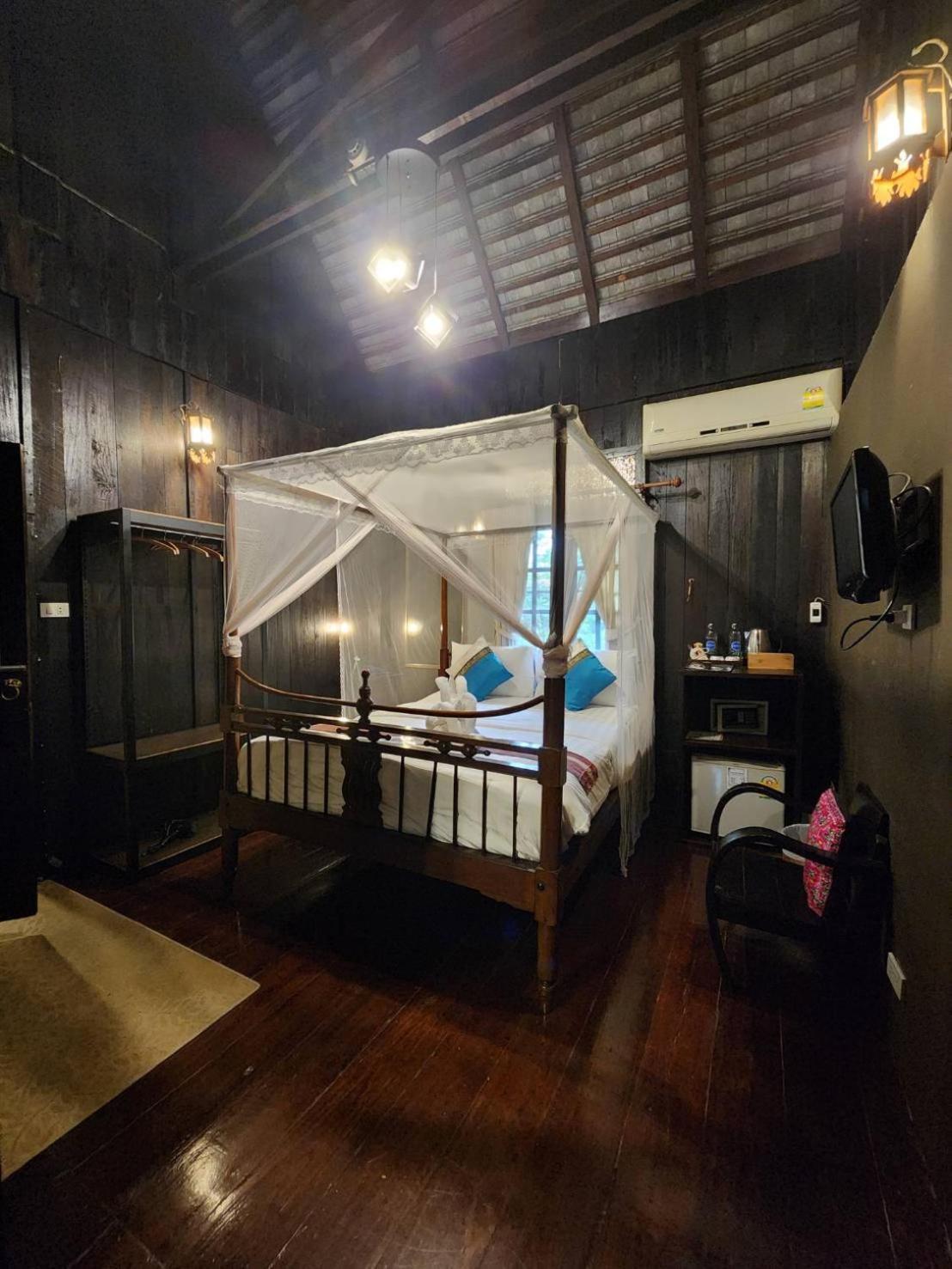 Club One Seven Gaymen Chiang Mai Otel Dış mekan fotoğraf