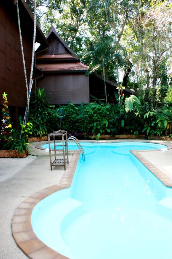 Club One Seven Gaymen Chiang Mai Otel Dış mekan fotoğraf